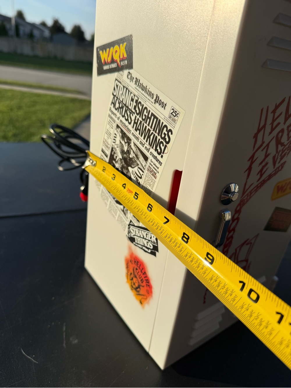 Stranger Things Hellfire Club Locker Mini Fridge - Picture 5 of 8